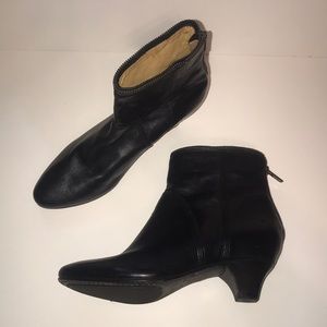 THE FRYE COMANY steffi zip bootie